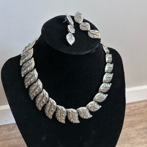 Vintage Butler Necklace & earring set Leaf Silver Tone Fifth Avenue Collection